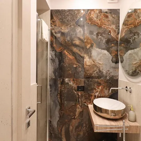 Appartamento Modern Deluxe Oasis - 10 Min To Center, 2 Suites, Ac & Wi-fi *